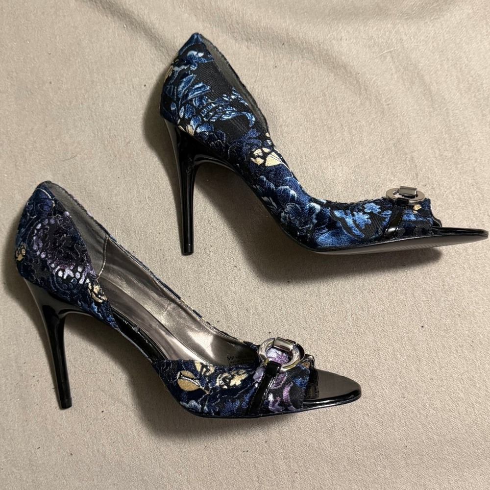 Carlos by Carlos Santana Roulette Floral Tapestry Open Toe D'Orsay Heels 8M